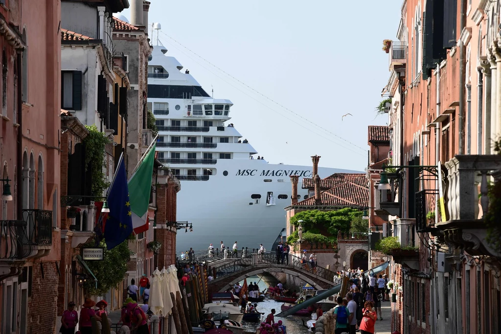 Weneckie władze zamknęły swoje centrum dla ogromnych statków wycieczkowych