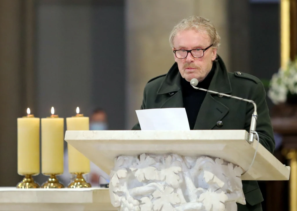Daniel Olbrychski na pogrzebie Krzysztofa Krawczyka
