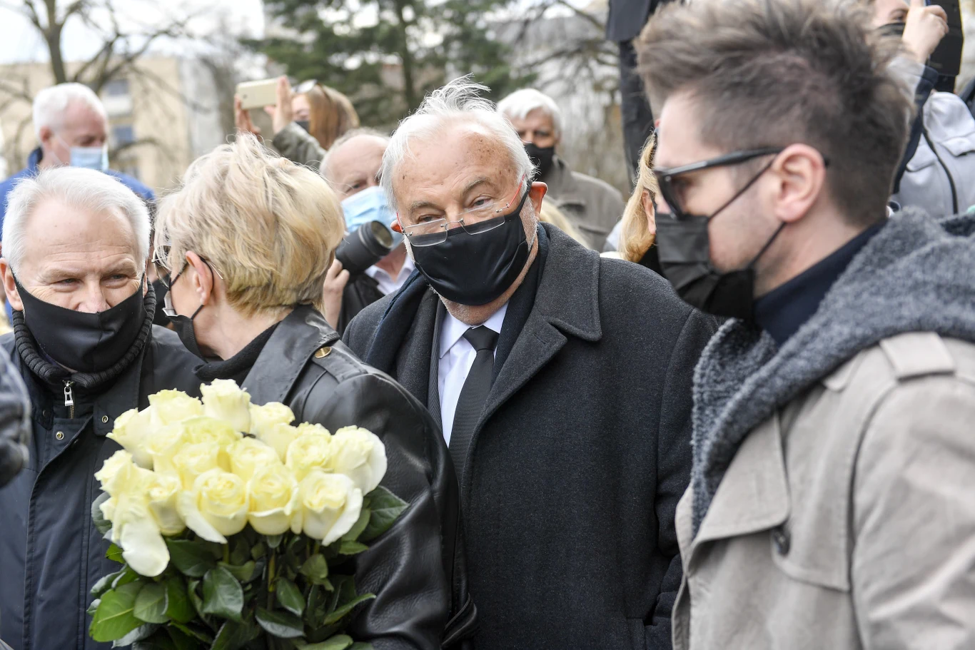 Łukasz Zagrobelny i Wojciech Trzciński podczas mszy pogrzebowej Krzysztofa Krawczyka