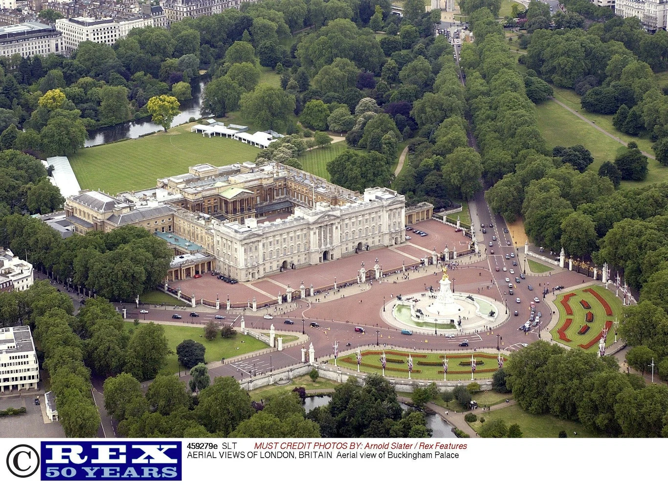 Ogrody Pałacu Buckingham robią wrażenie Ogrody Pałacu Buckingham robią wrażenie