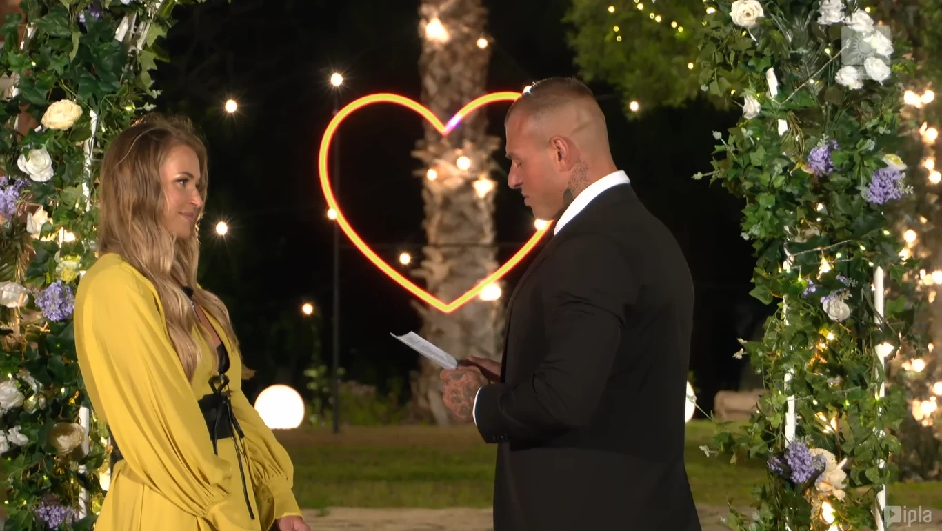 Relacja Ani i Czarka coraz bardziej się umacnia... Relacja Ani i Czarka coraz bardziej się umacnia...