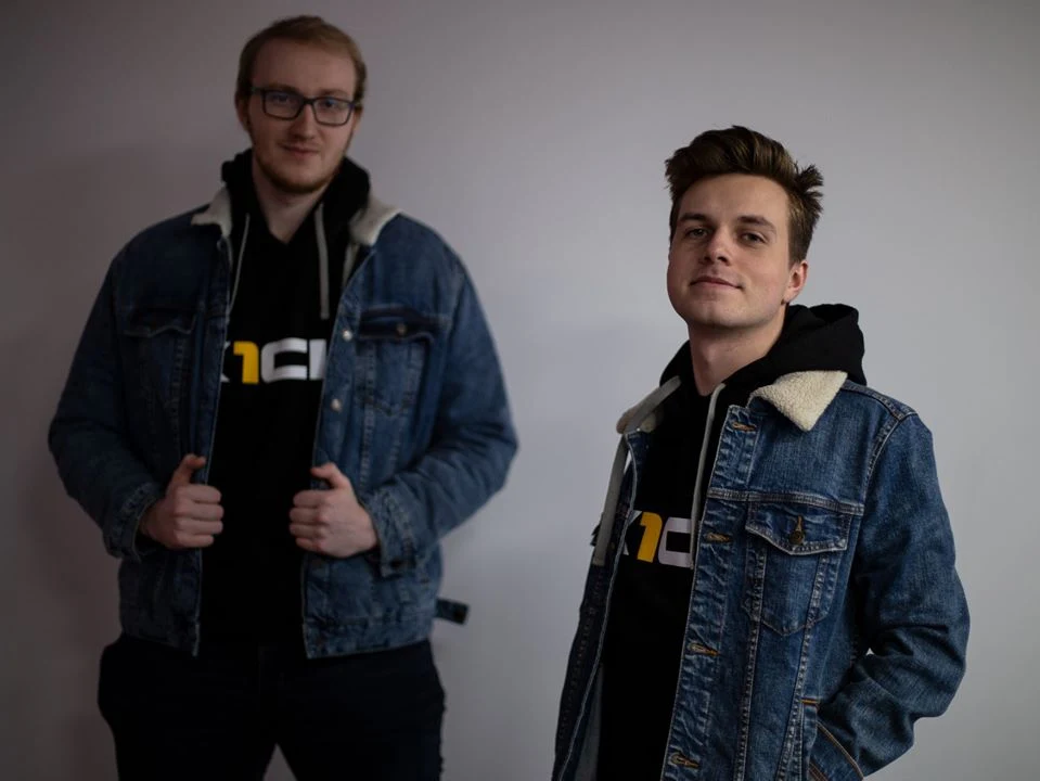 Puki Style i Raxxo grają ze sobą od bardzo dawna, wcześniej występowali wspólnie w barwach Pompa Team. Puki Style i Raxxo grają ze sobą od bardzo dawna, wcześniej występowali wspólnie w barwach Pompa Team.