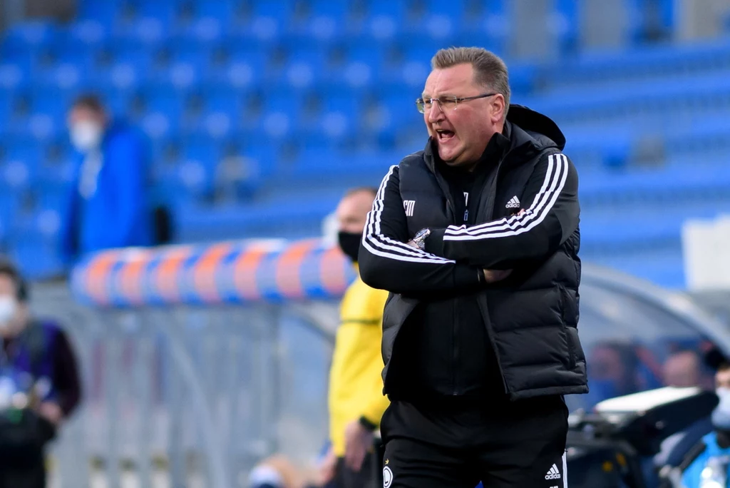 Czesław Michniewicz podczas meczu z Lechem Czesław Michniewicz podczas meczu z Lechem
