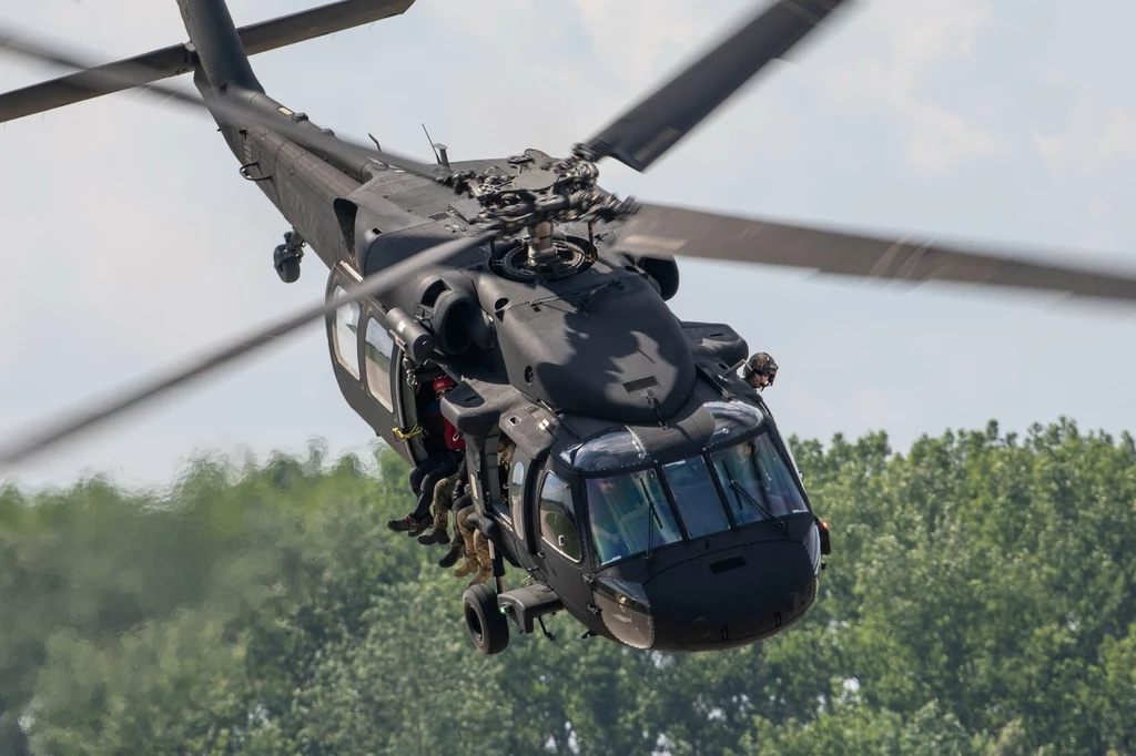 Polski S-70i. Gołym okiem widoczne są różnice w porównaniu do wersji dla amerykańskich sił specjalnych