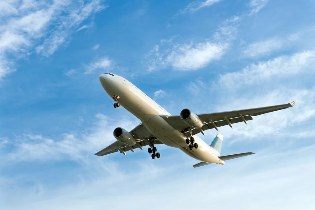 Z uwagi na nieodpowiednie zachowanie pasażera samolot musiał lądować w Astanie