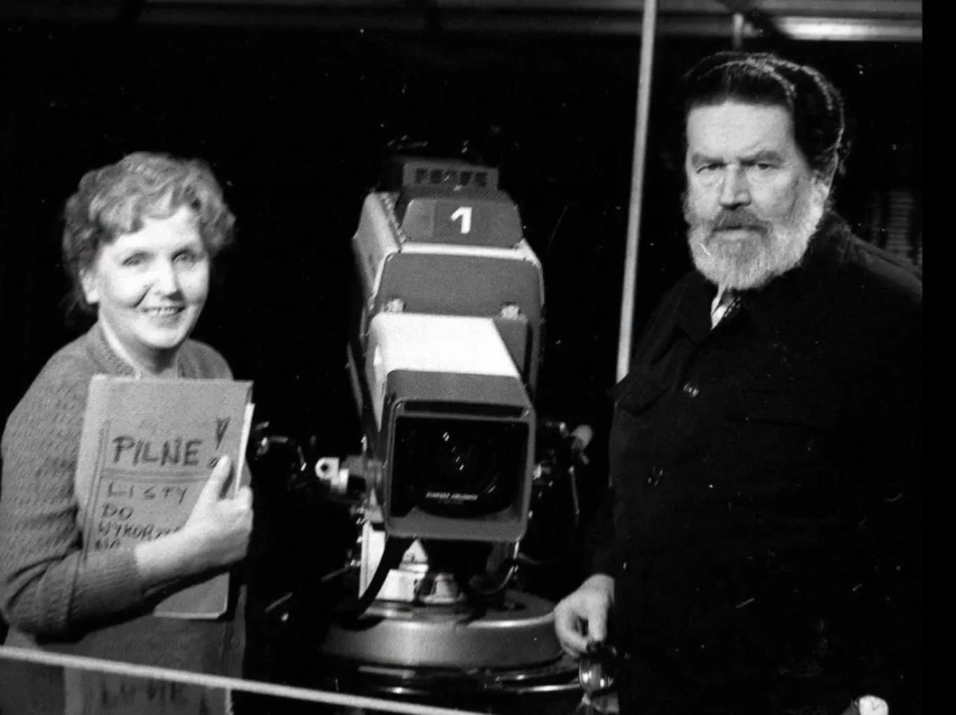 Screen z filmu na YouTube "1920.09.28 ^ 2014.08.01. Halina Miroszowa", Janusz Leśniewski Screen z filmu na YouTube "1920.09.28 ^ 2014.08.01. Halina Miroszowa", Janusz Leśniewski