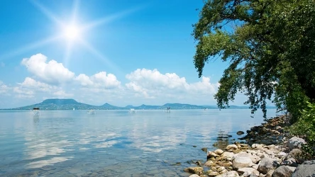 Jezioro Balaton stanowi świetną alternatywę dla wakacji nad morzem.