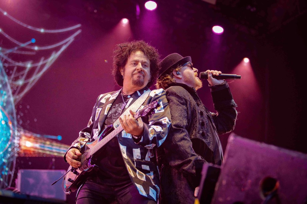 Steve Lukather i Joseph Williams (Toto) w akcji