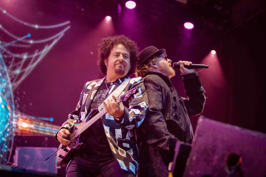 Steve Lukather i Joseph Williams (Toto) w akcji Steve Lukather i Joseph Williams (Toto) w akcji