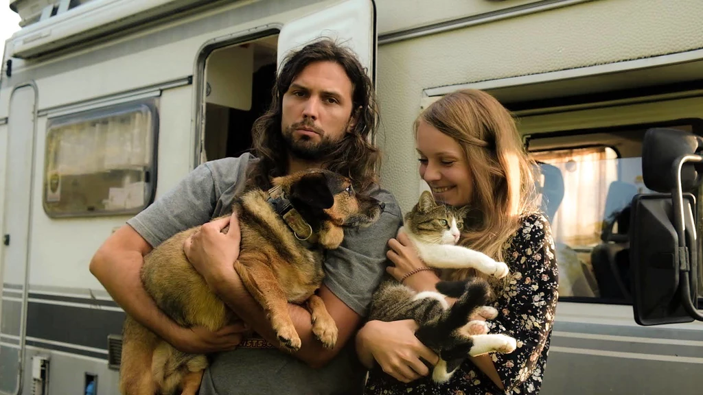 Miłosz i Daria podróżują po świecie kamperem ze zwierzętami