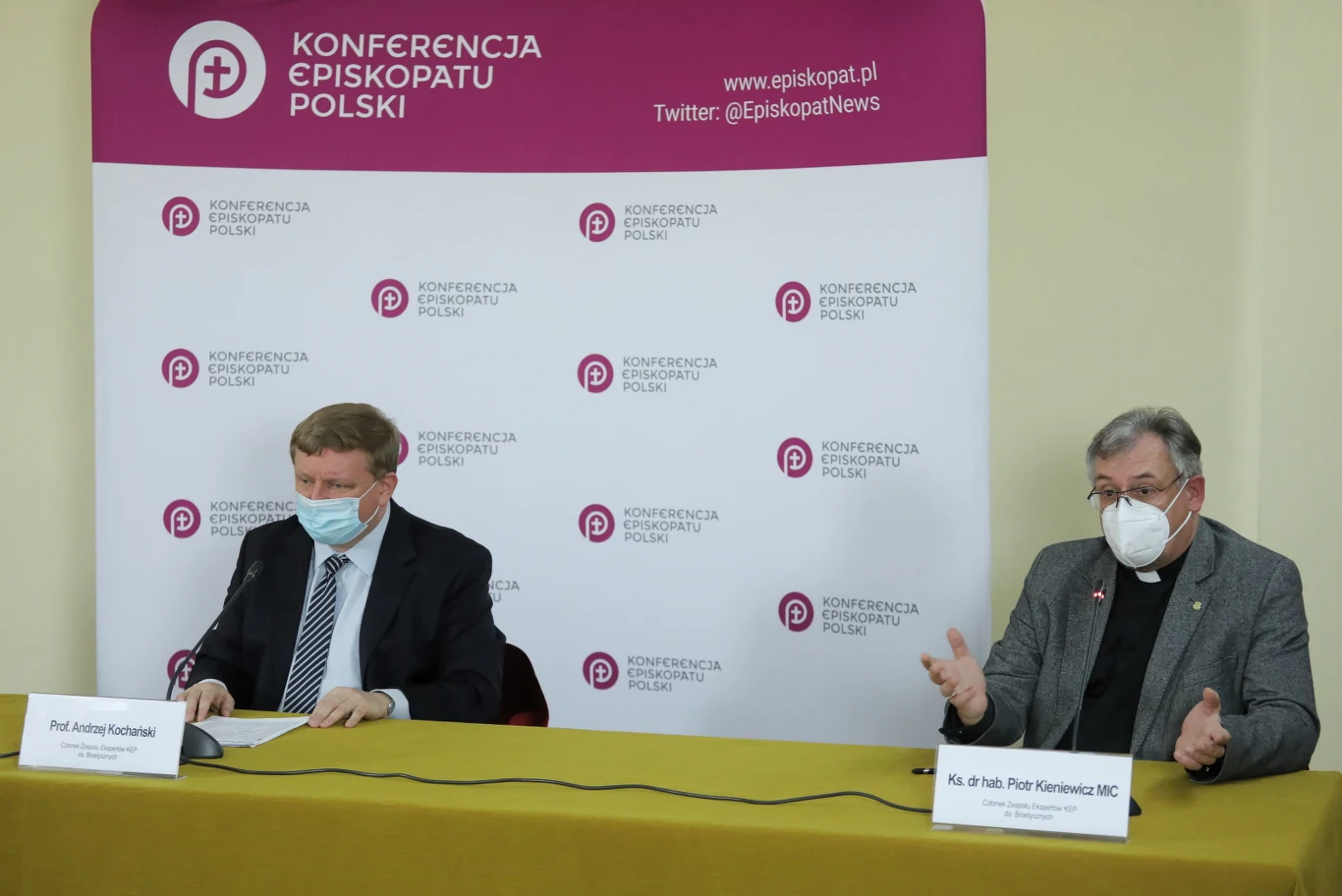 Członkowie Zespołu Konferencji Episkopatu Polski ds. Bioetycznych prof. Andrzej Kochański i ks. dr hab. Piotr Kieniewicz Członkowie Zespołu Konferencji Episkopatu Polski ds. Bioetycznych prof. Andrzej Kochański i ks. dr hab. Piotr Kieniewicz