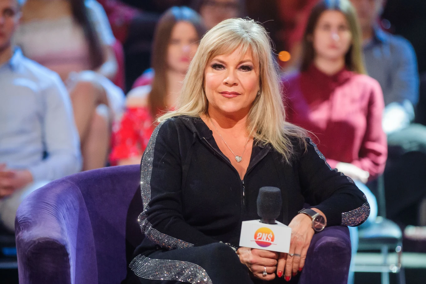 Wokalistka na początku XXI wieku potwierdziła, że jest lesbijką. Przez wiele lat była w związku z Myrą Stratton. Partnerka piosenkarki zmarła w 2015 roku na raka. Obecnie Fox jest zaręczona z Norweżką Lindą Olsen. W rozmowie z "The Sun" gwiazda przyznała, że w przeszłości bała się określać jako osoba homoseksualna, bo obawiała się utraty fanów. 