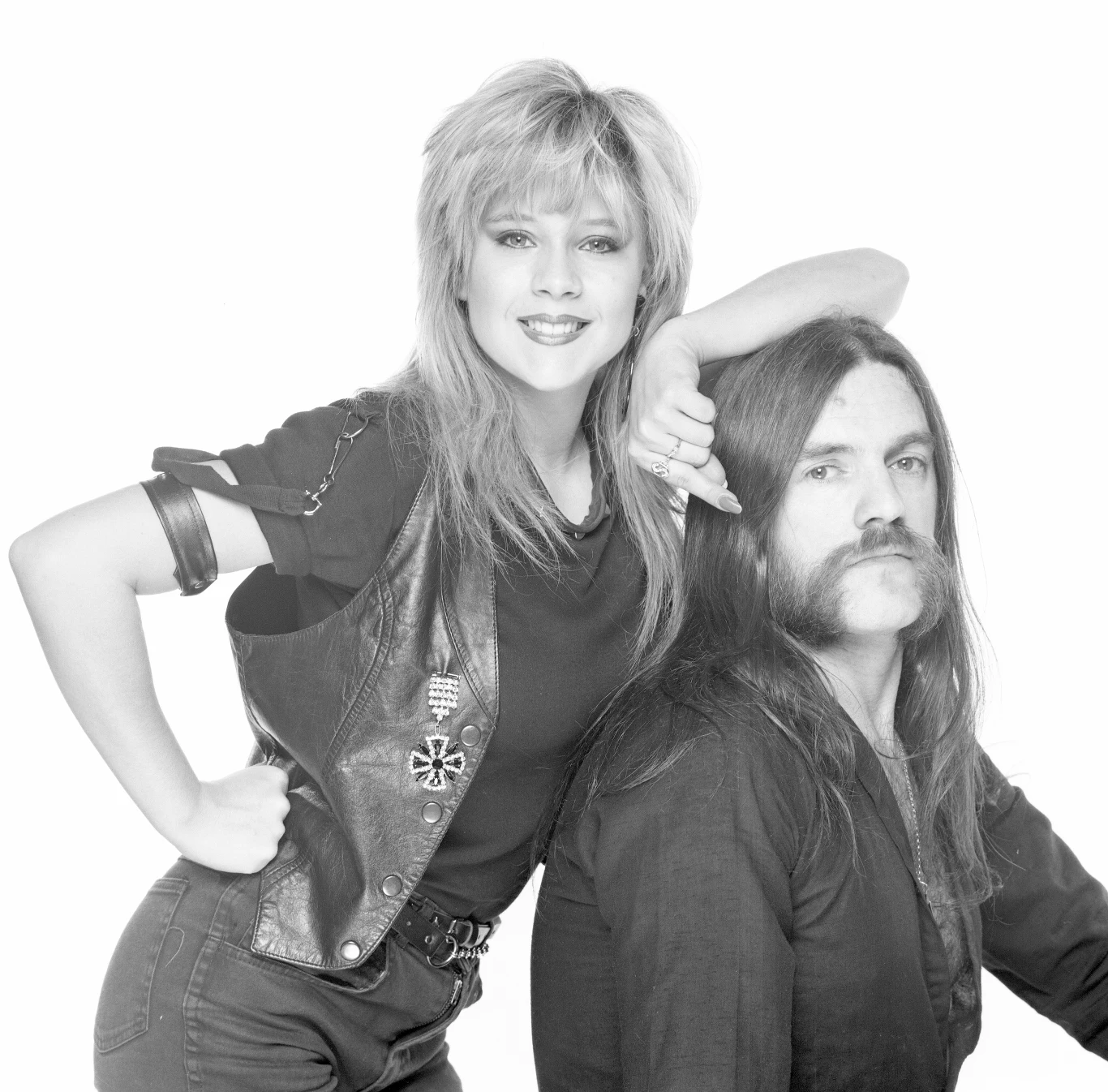 Szczyt jej popularności to koniec lat 80., w kolejnych dekadach jednak zupełnie przepadła - w sumie wydała jeszcze cztery studyjne albumy, które przeszły bez echa. Ostatnim wydawnictwem Samanthy z nowymi piosenkami była płyta "Angel with the Attitude" z 2005 r. Na zdjęciu z Lemmym Kilmisterem.