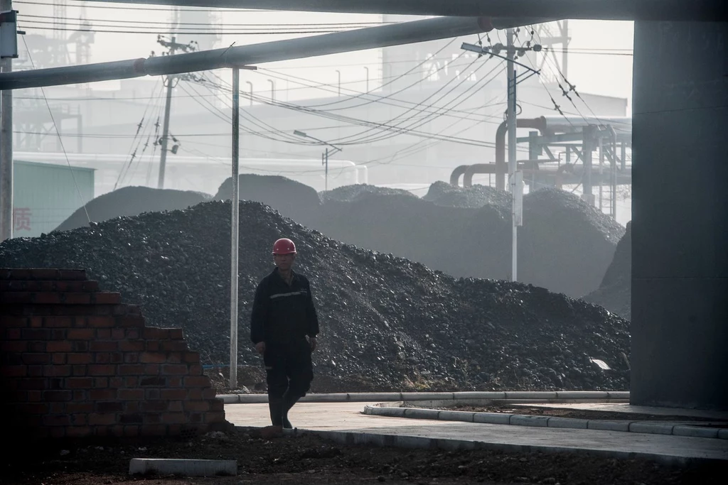 Kością niezgody są węglowe inwestycje Pekinu w kraju i za granicą 
