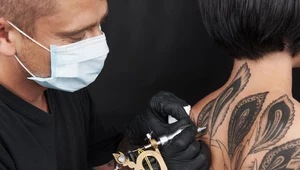 Najbardziej boli tatuaż zrobiony w tych miejscach. Lista czułych punktów