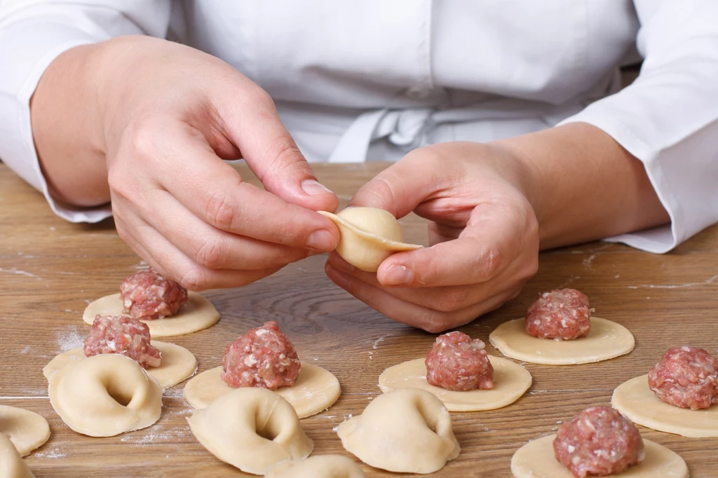 Kilka prostych trików pomoże ci przygotować idealne ciasto na pierogi