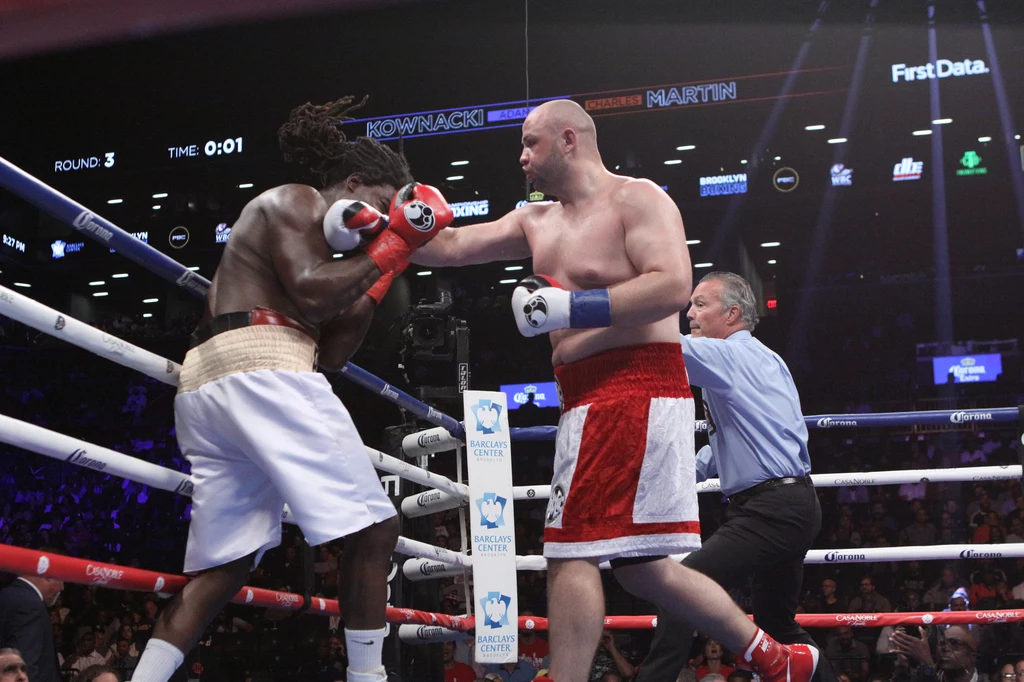 Adam Kownacki tu w walce z Charlesem Martinem Adam Kownacki tu w walce z Charlesem Martinem