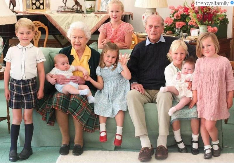 Instagram @theroyalfamily