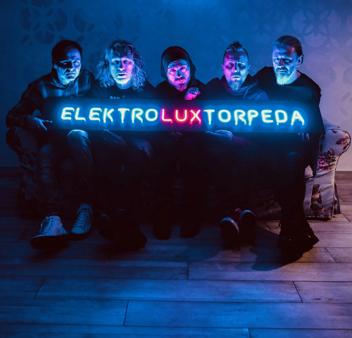 Luxtorpeda na okładce płyty "Elektroluxtorpeda" Luxtorpeda na okładce płyty "Elektroluxtorpeda"