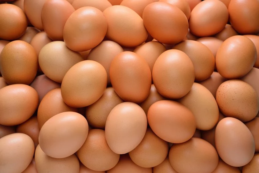 Jajka przechowuj w lodówce w specjalnym opakowaniu
