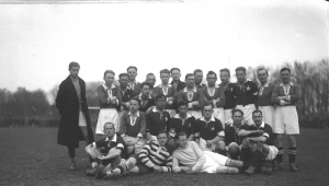 Warta Poznań i Wisła Kraków na wspólnym zdjęciu w 1928 roku