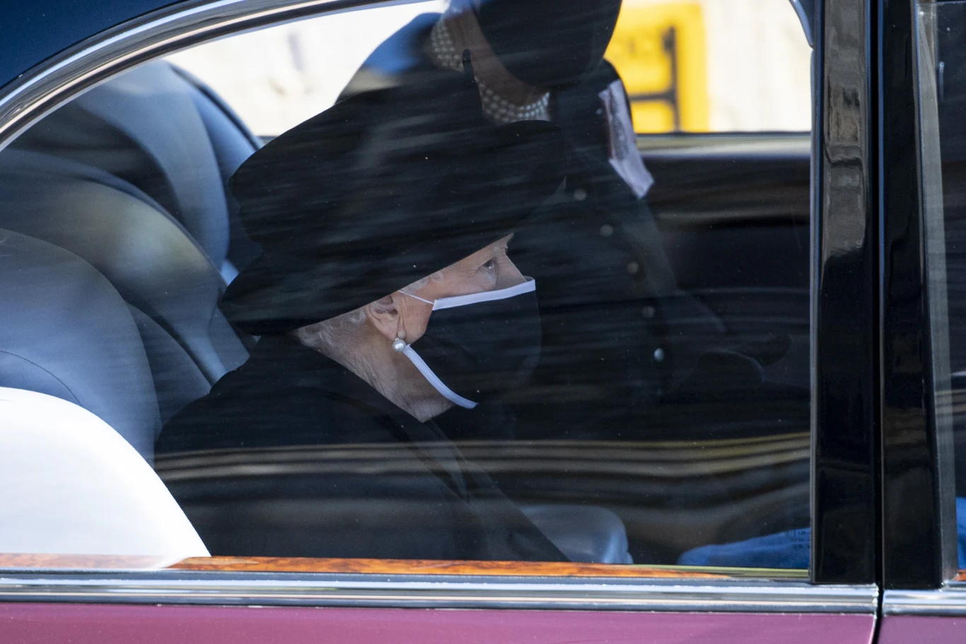 Królowa Elżbieta II w orszaku na pogrzebie Księcia Filipa Królowa Elżbieta II w orszaku na pogrzebie Księcia Filipa