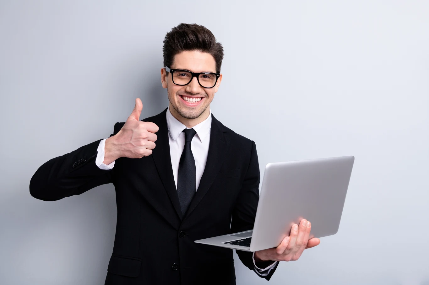 Sukces zawodowy nie przyjdzie sam. Warto trochę pomóc szczęściu. 