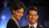 Kiedy Katie Holmes i Tom Cruise zaczęli się oficjalnie spotykać, szybko stali się jedną z najgorętszych par Hollywood. 

Byli małżeństwem przez sześć lat i na pierwszy rzut oka sprawiali wrażenie naprawdę mocno zakochanych w sobie, jednak po czasie ich uczucia wygasły w związku z czym rozwiedli się w 2012 roku. 

Prawdopodobnie przyczyniło się do tego wstąpienie aktora do kościoła scjentologicznego.   