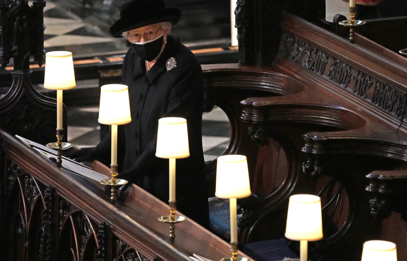 Królowa Elżbieta II na pogrzebie księcia Filipa Królowa Elżbieta II na pogrzebie księcia Filipa