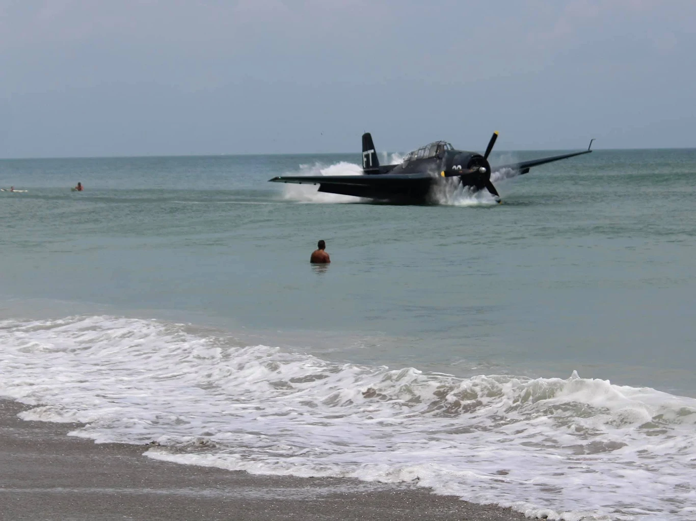 Awaryjne lądowanie TBM Avenger na Florydzie Awaryjne lądowanie TBM Avenger na Florydzie