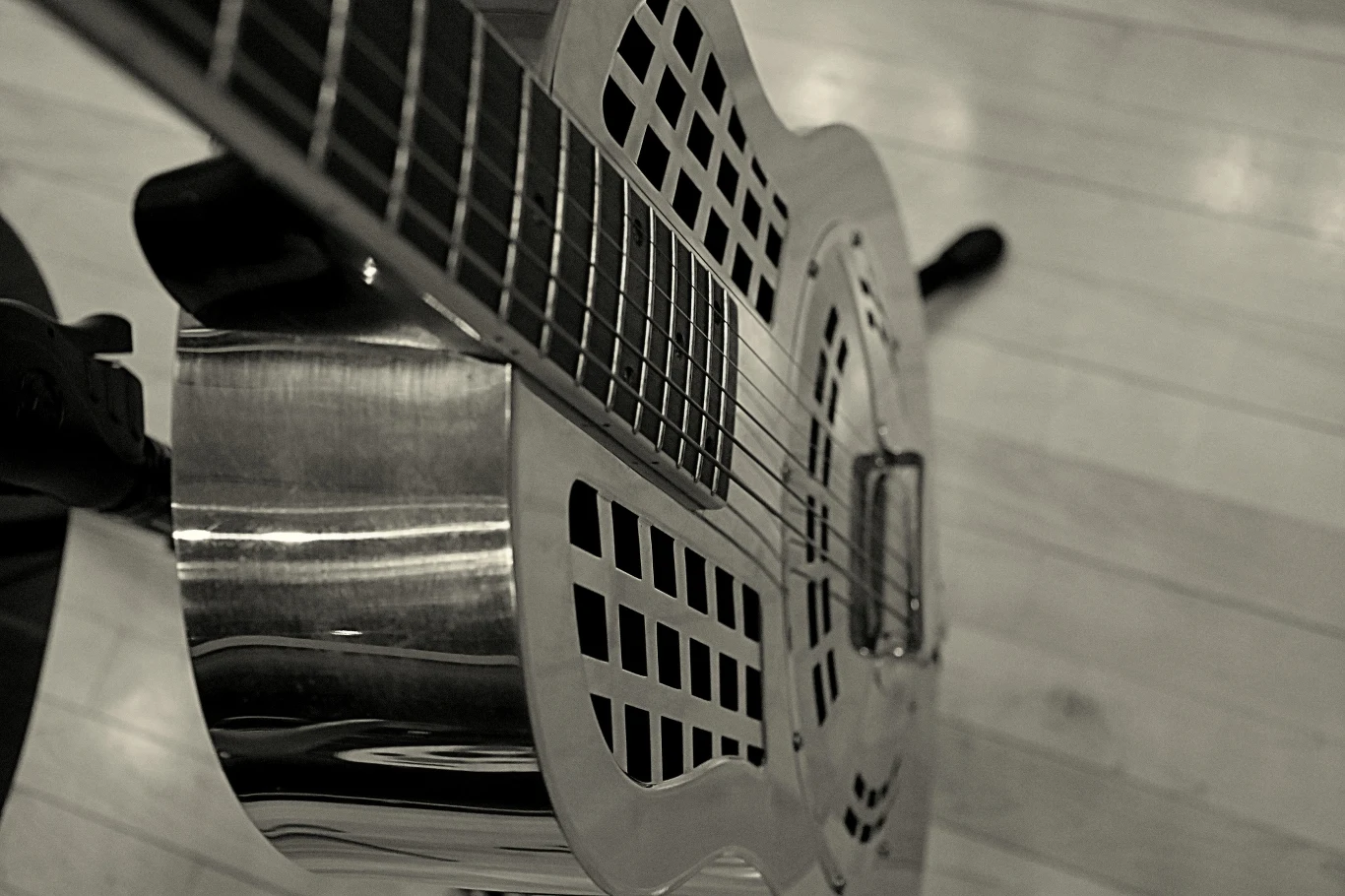 Sebastian Riedel i jego goście podczas pracy w studiu