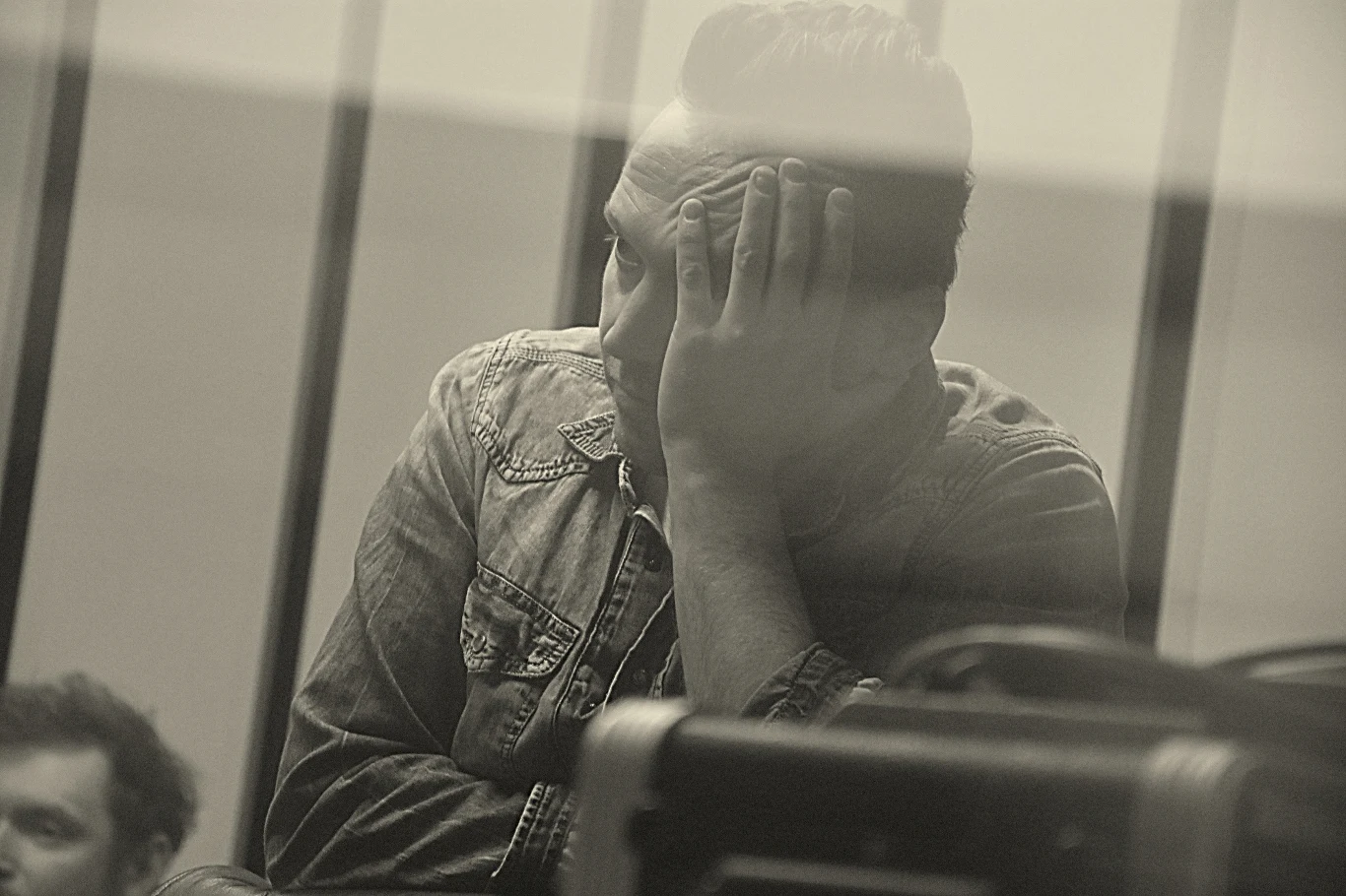 Sebastian Riedel i jego goście podczas pracy w studiu