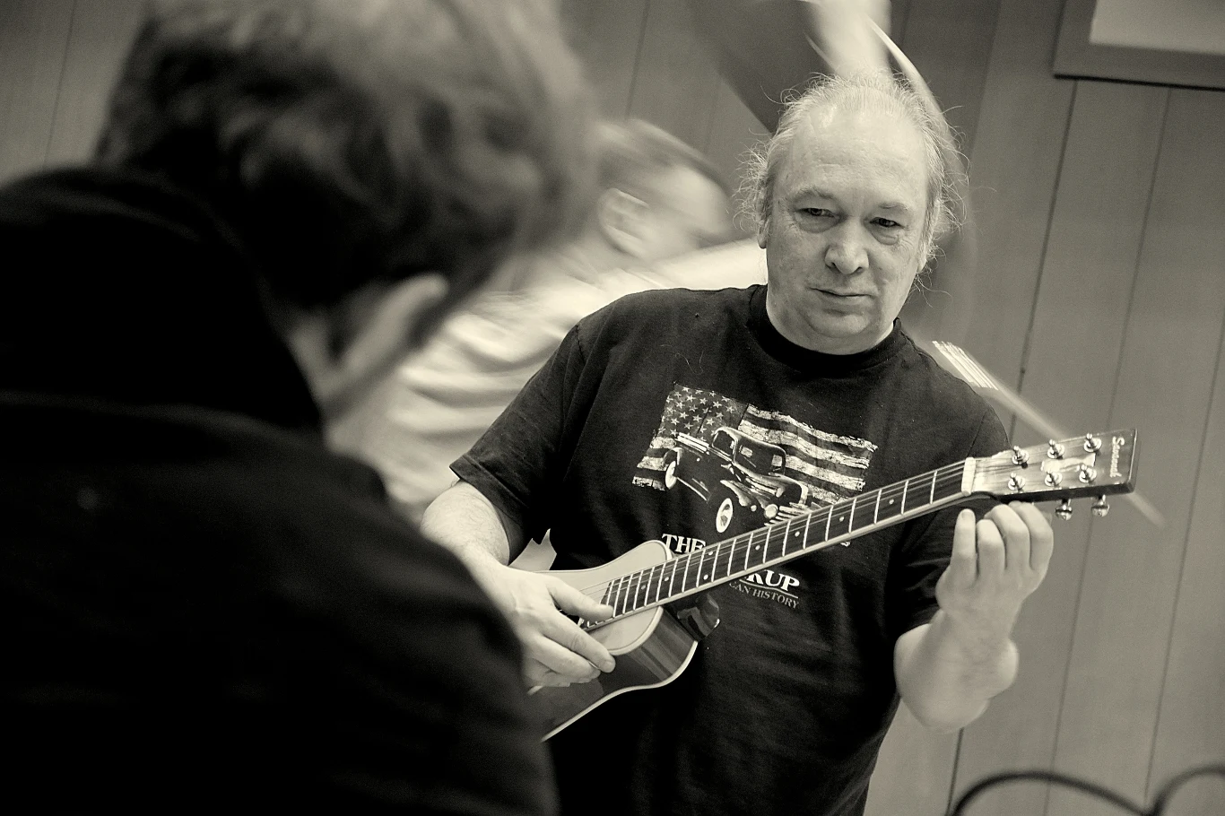 Sebastian Riedel i jego goście podczas pracy w studiu