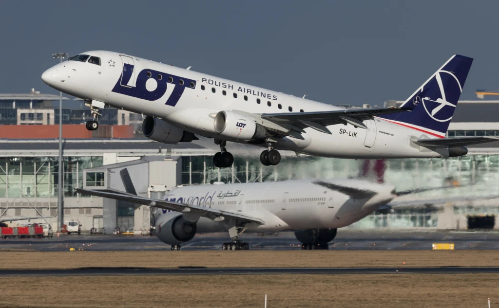 LOT będzie omijał Rosję w drodze do Azji