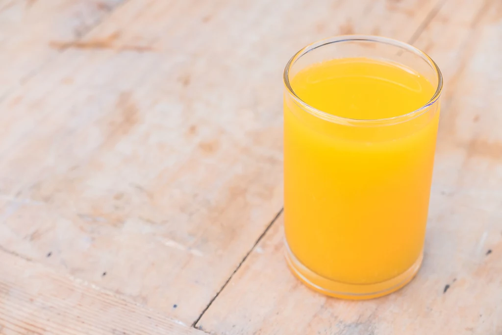 Gotowy sok pomarańczowy nie nadaje się do smoothie