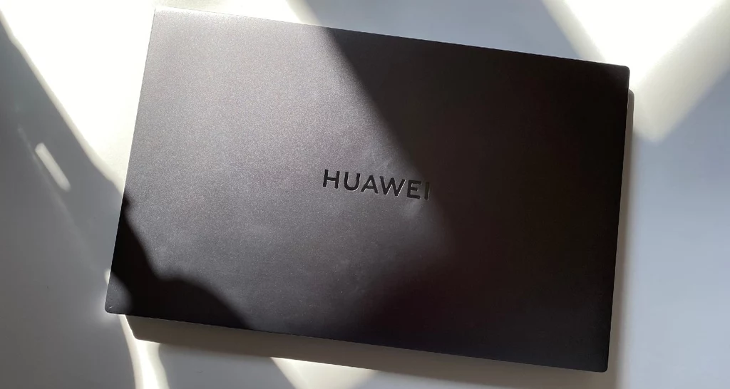 Huawei MateBook D16