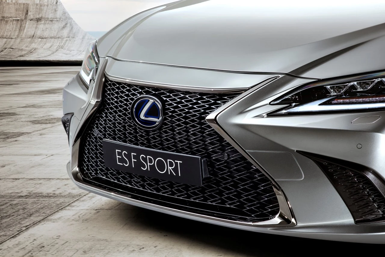Lexusy F... 