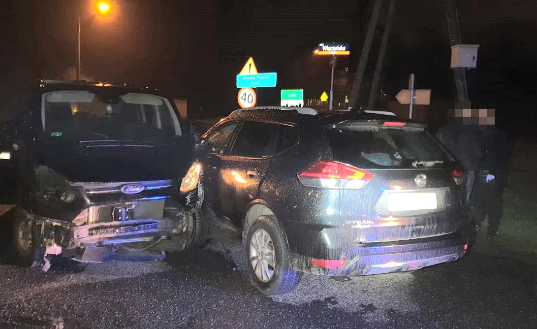 Policyjny Ford ucierpiał podczas pościgu Policyjny Ford ucierpiał podczas pościgu
