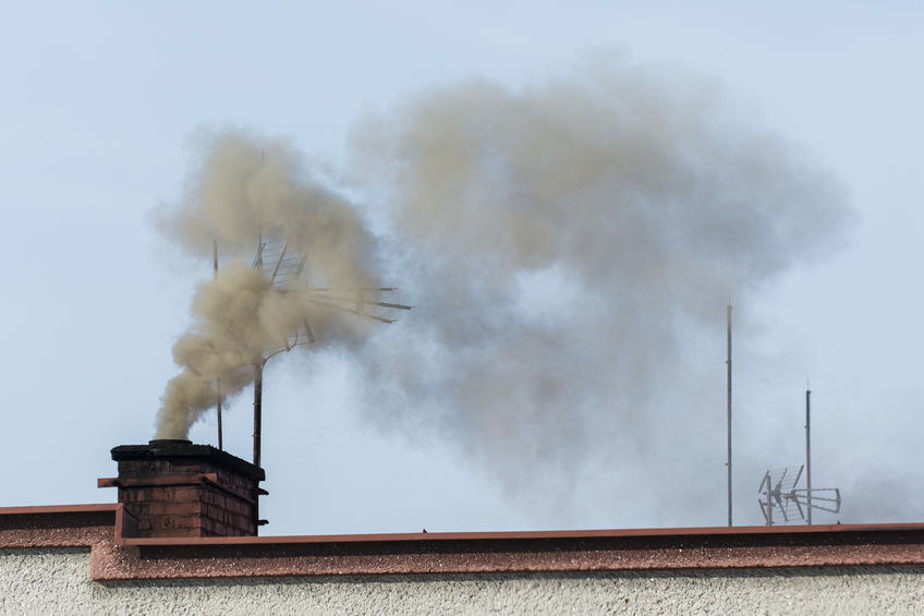 Program Czyste powietrze 2023 ma na celu walkę ze smogiem. Jakie są zmiany w programie? Jak złożyć wniosek? 