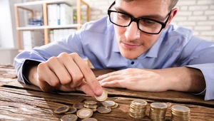 Większość banków podnosi oprocentowanie kont oszczędnościowych