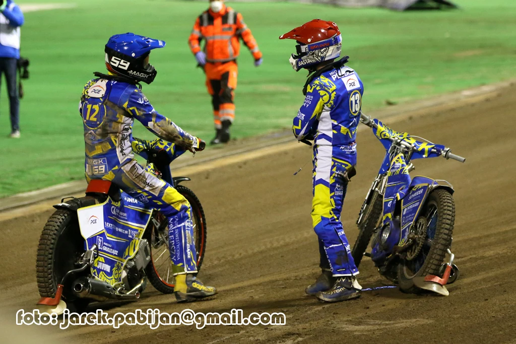 Nicki Pedersen i Przemysław Pawlicki mieli sobie coś do wyjaśnienia Nicki Pedersen i Przemysław Pawlicki mieli sobie coś do wyjaśnienia