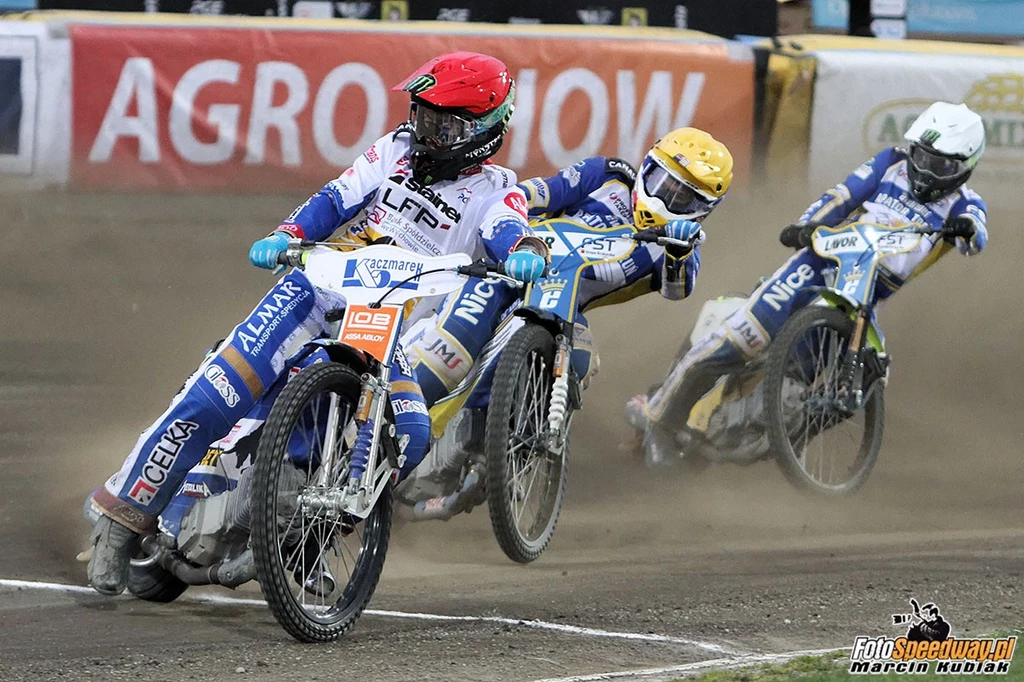 Jaimon Lidsey (w kasku czerwonym)