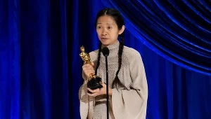 Chloé Zhao, reżyserka "Nomadland", z Oscarem