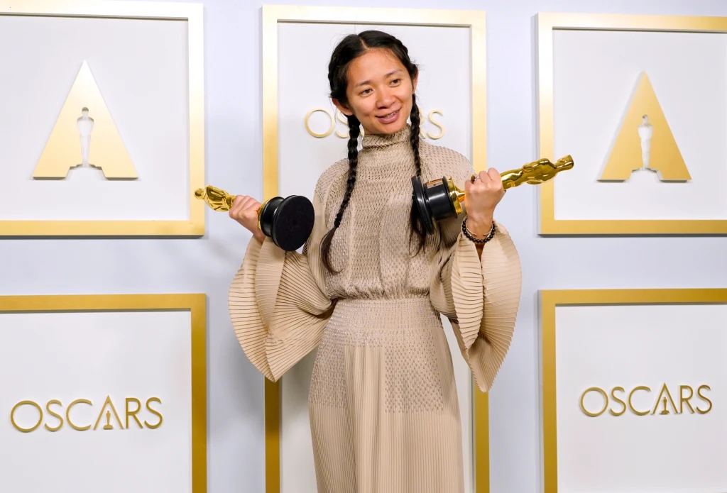 Chloe Zhao - reżyserka zwycięskiego filmu "Nomadland" Chloe Zhao - reżyserka zwycięskiego filmu "Nomadland"