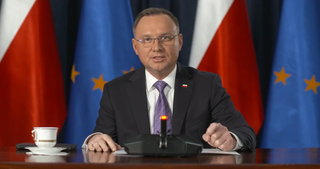 Andrzej Duda w okularach 