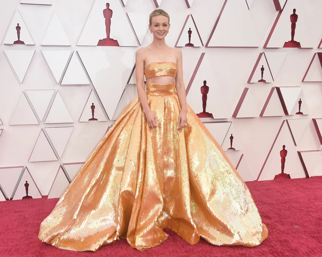 Carey Mulligan zachwyciła w złotej kreacji od Valentino Carey Mulligan zachwyciła w złotej kreacji od Valentino