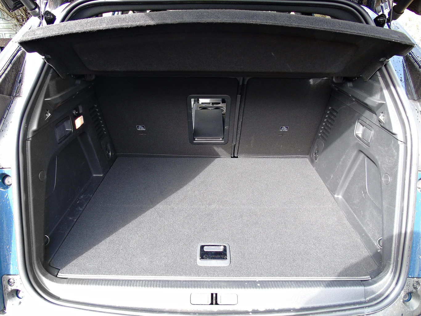 Peugeot 3008 GT Hybrid4 Peugeot 3008 GT Hybrid4