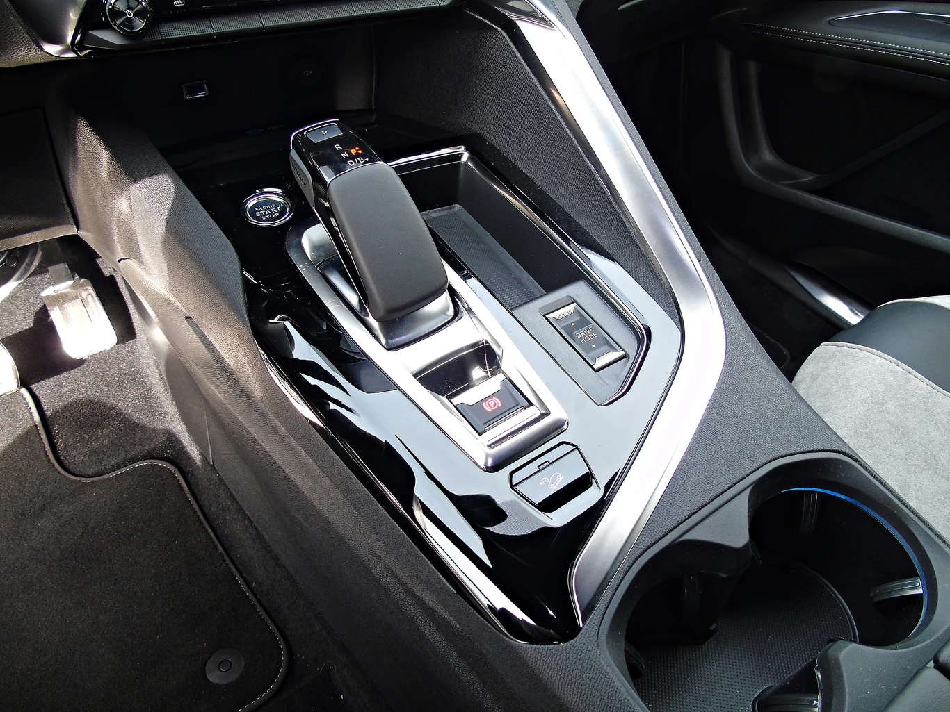 Peugeot 3008 GT Hybrid4 Peugeot 3008 GT Hybrid4