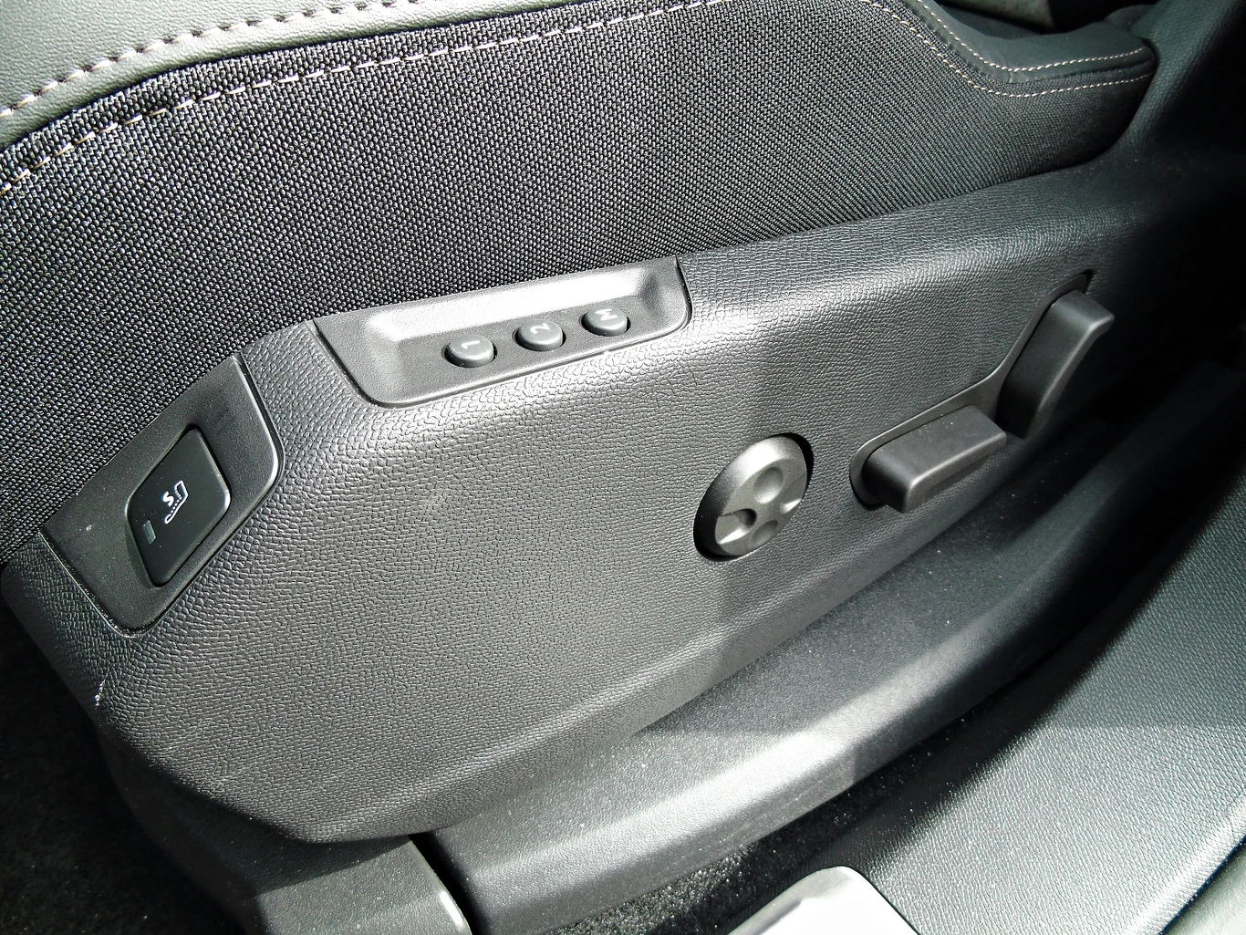 Peugeot 3008 GT Hybrid4 Peugeot 3008 GT Hybrid4