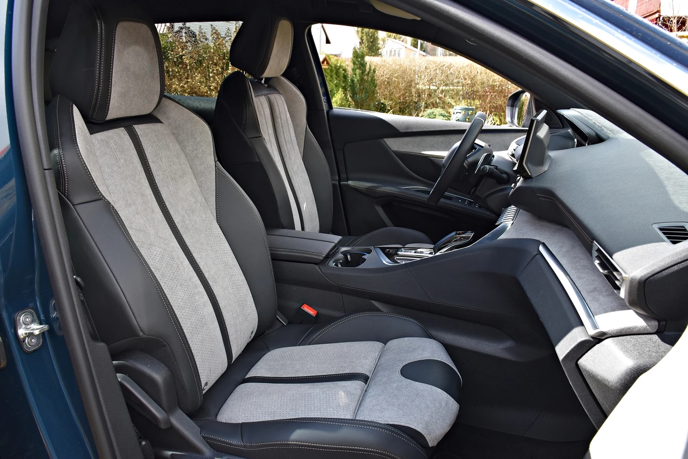 Peugeot 3008 GT Hybrid4 Peugeot 3008 GT Hybrid4